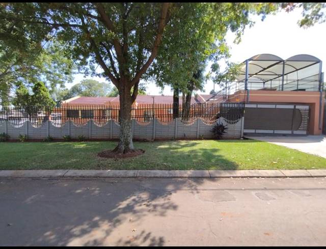 4 BEDROOM HOUSE FOR SALE IN KLIPRIVIER